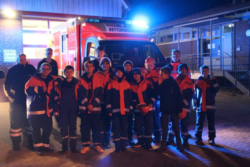 Rettungsdienst zu Gast bei der Jugendfeuerwehr